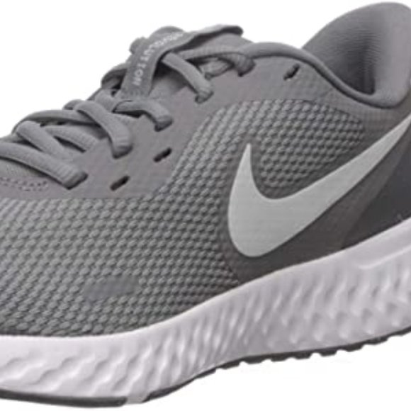 Nike Women's Revolution 5 Wide Running Shoe - Picture 1 of 7